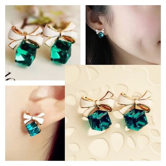 💙💎GRATEFUL💙MAKER💎💙 Jewelry - NEW💙💎GREEN💚WHITE💛GOLDEN🎀BOW CRYSTAL STUDS💎💙